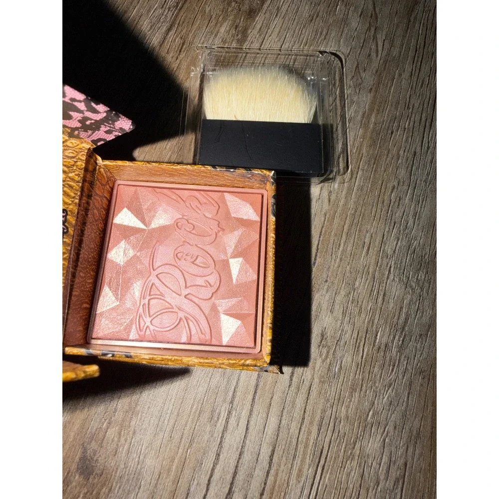 Benefit Rockateur Blush Rose Gold Shimmer Baked Powder with Brush face rare